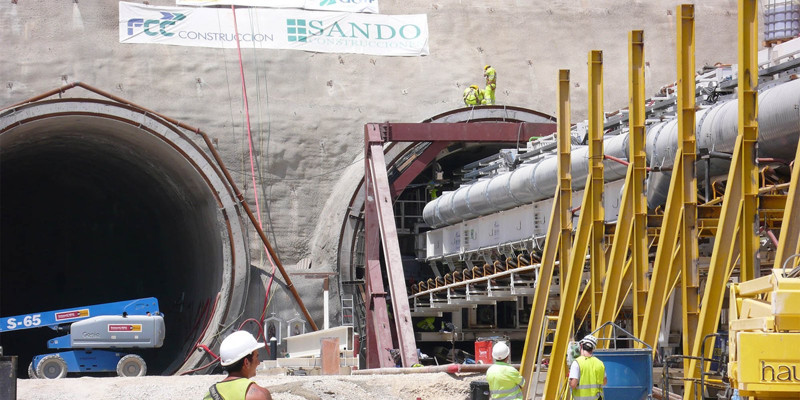 Construcción de túneles con sistemas de impermeabilización y refuerzo estructural