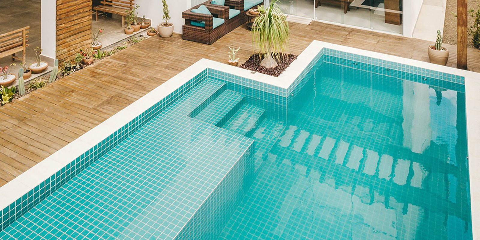 Impermeabilización de piscinas de hormigón con sistemas de alta resistencia