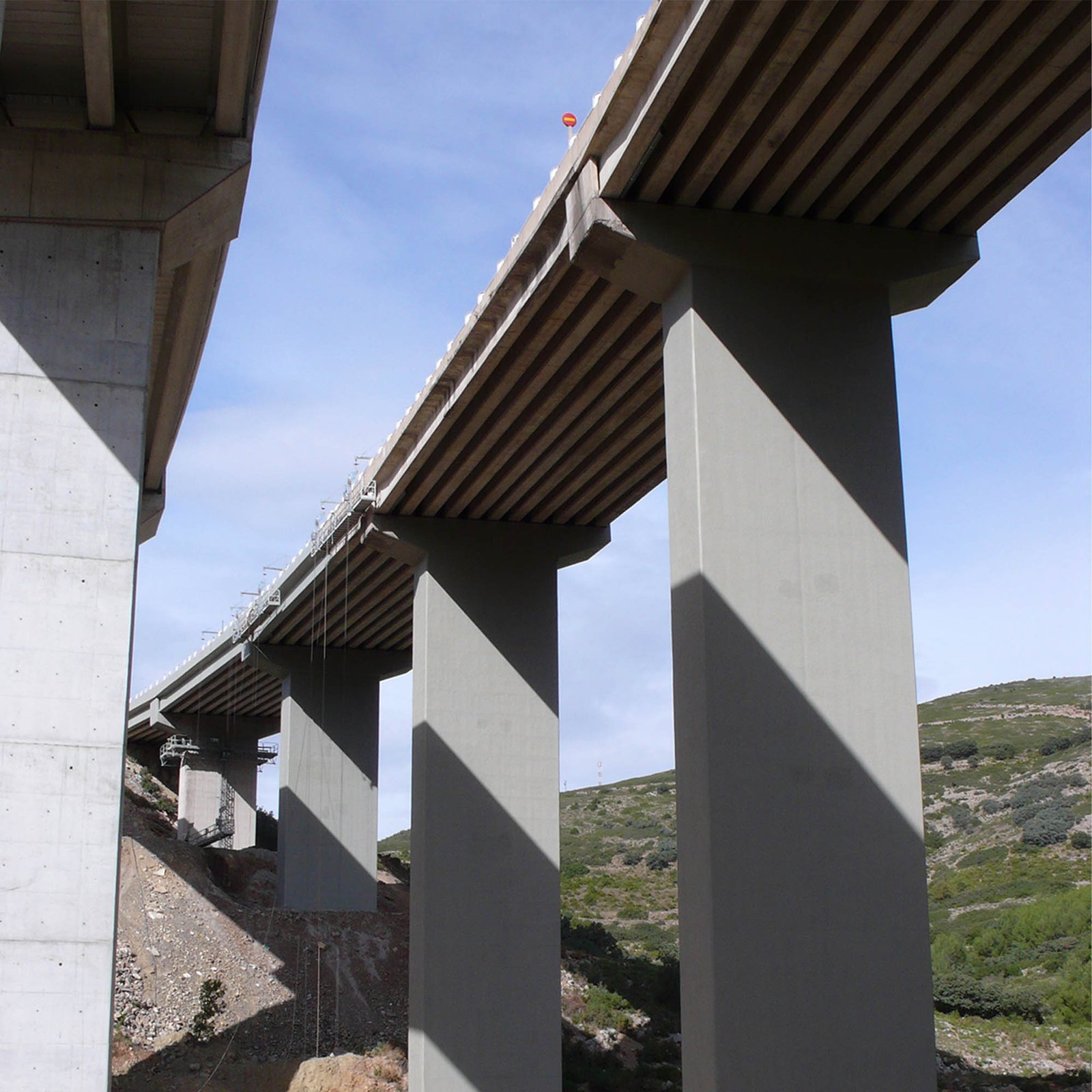 Refuerzo estructural con fibra de carbono en túnel
